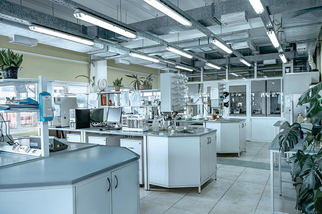 Oils have approvals and certificates of conformity  from the world's leading manufacturers of machinery and equipment Oils have approvals and certificates of conformity  from the world's leading manufacturers of machinery and equipment